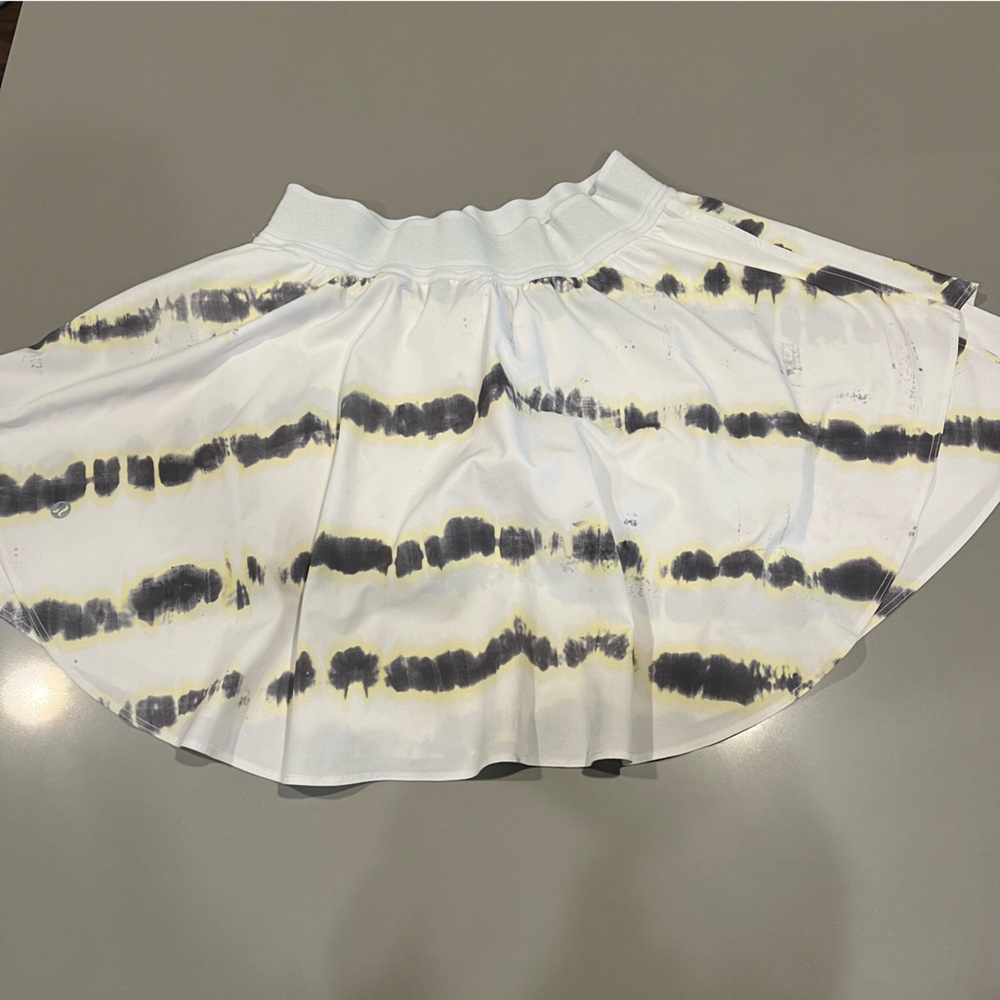 Lululemon Court Rival High Rise Skirt *Long Transverse Yellow